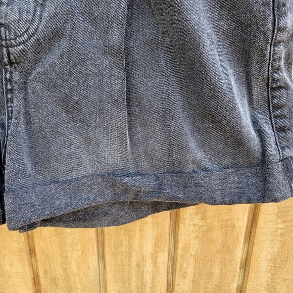 Refuge MOM Denim Shorts Black Wash Womens Size 13 - Picture 3 of 8
